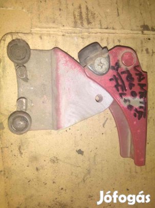 Nissan Vanette Cargo Jobb Tolóajtó Felső Görgő