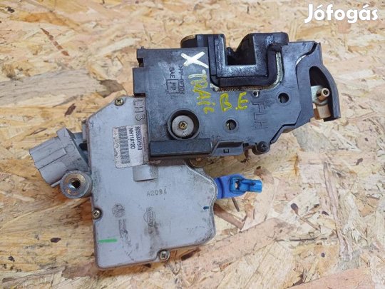 Nissan X Trail (2000-2007) Bal Első Ajtó Központizár