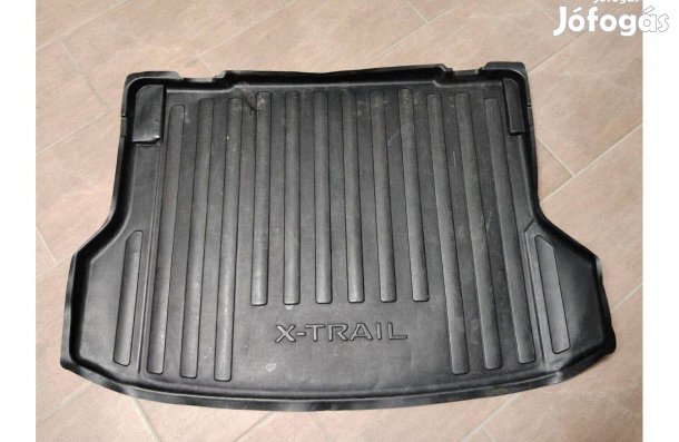 Nissan X-Trail (T32) gyári csomagtértálca 2017-2022 eladó,