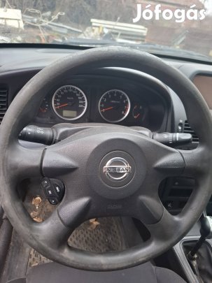 Nissan almera N16 bontódik