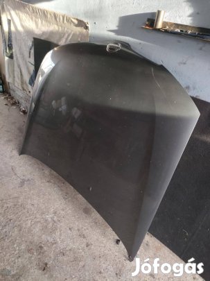 Nissan almera gépháztető