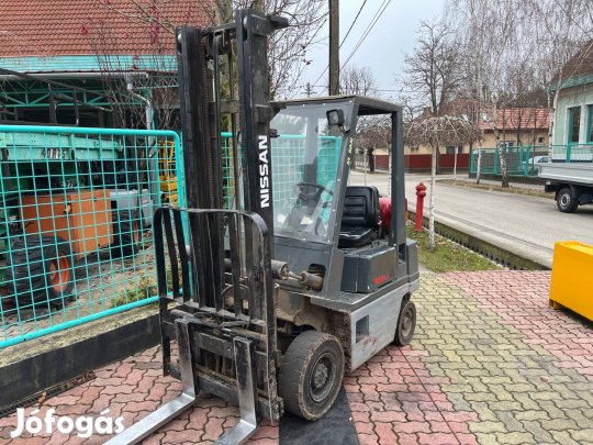 Nissan gázos targonca