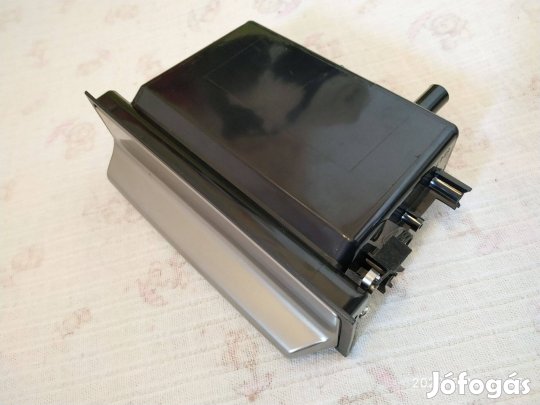 Nissan tároló box autórádióhoz