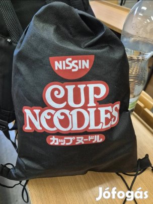 Nissini cup noodles márkás tornazsák