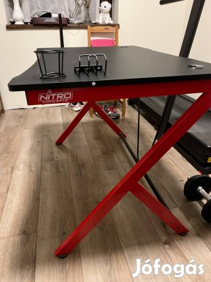 Nitro conceps gamer asztal