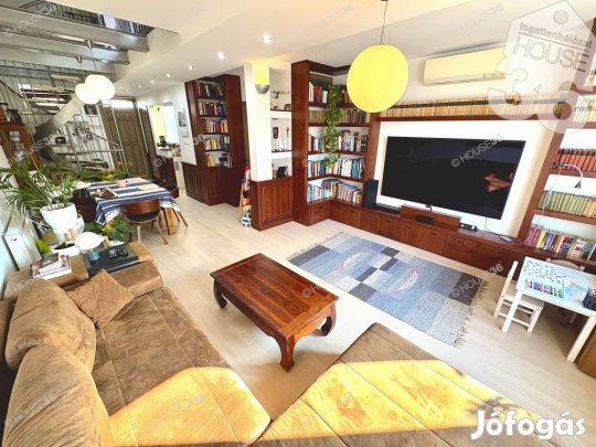 Nívós 4 szobás lakás a belváros szívében!