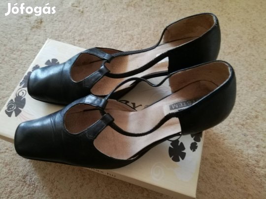 Női 35-ös cipők 