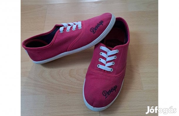 Női 37-es Devergo piros vászon cipő 37