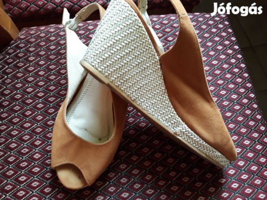 Női 38-as szandál és papucs cipő