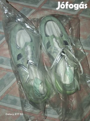 Női 39 méretü cipő Eladó! 