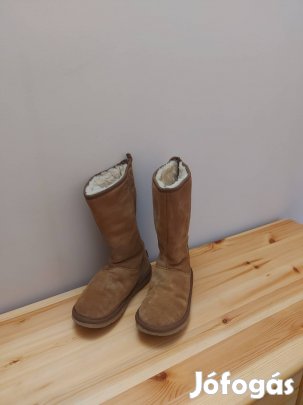 Női 40-es Ugg csizma. 