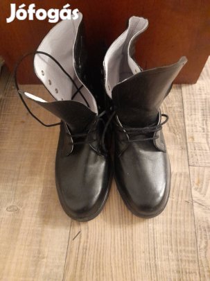 Női 41-es gyógycipő és szandál 