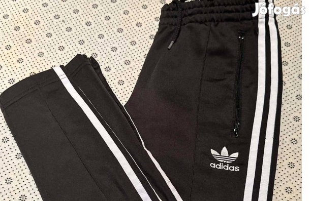 Női Adidas fekete alsó (S-es méretben)