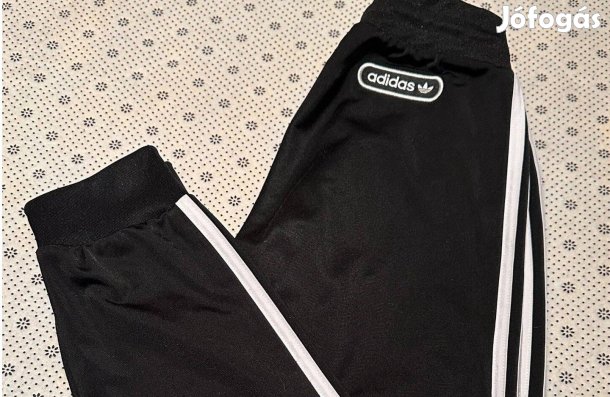 Női Adidas fekete alsó (XS-es méretben)