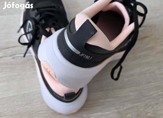 Női Kiprun sportcipő + 1 ajándék