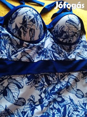 Női, M-méretű,csinos fürdőruha,kék-fehér színű,egyszer használt!/78
