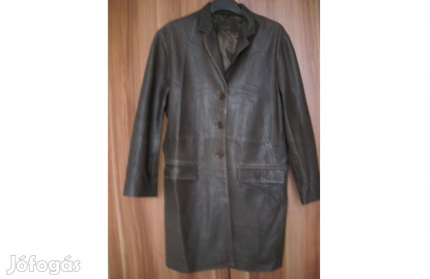 Női, barna szinű bőrkabát