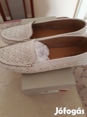 Női, puha bőr utcai cipő 41-es méretben