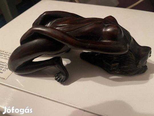 Női alak kisplasztika