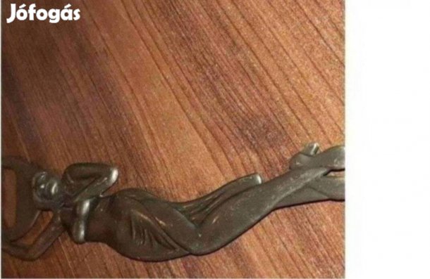 Női alakos sörnyitó