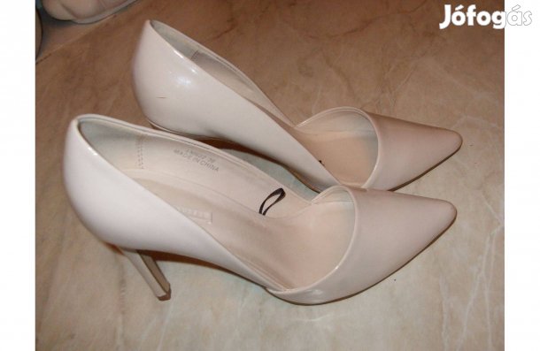 Női alkalmi Reserved lakk cipő 36-os méret