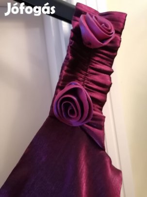 Női alkalmi ruhák eladók. 
