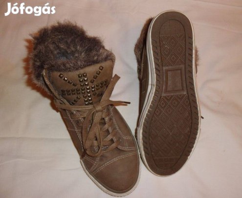 Női barna bélelt szőrmés ujj szegcsmintás díszítésű bakancss