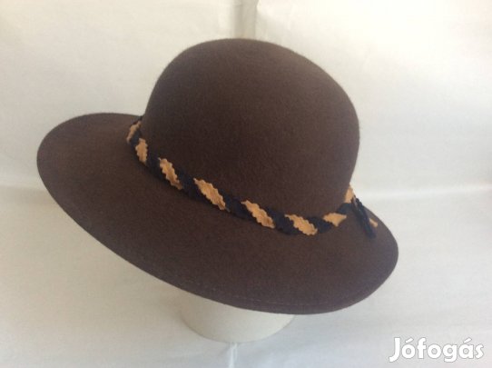 Női barna kalap 54-es