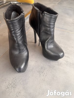 Női bokacsizma eladó 39