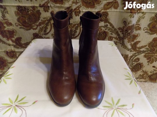 Női bőr, magassarkú, barna színű, Salamander csizma