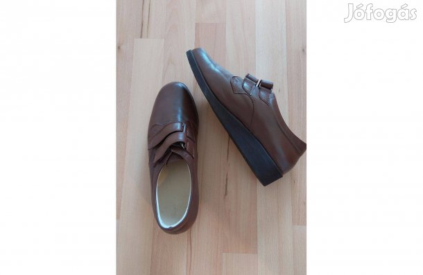 Női bőr, tépőzáras félcipő 40-es