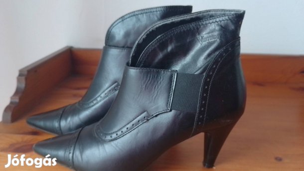 Női bőr bokacsizma