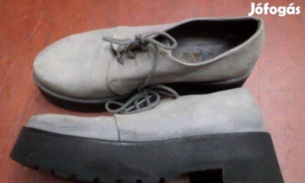 Női bőr cipő modern újszerű 40-es
