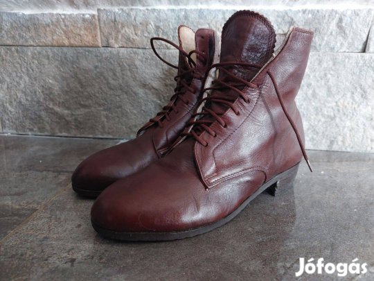 Női bőr kézműves népi cipő / bokacsizma