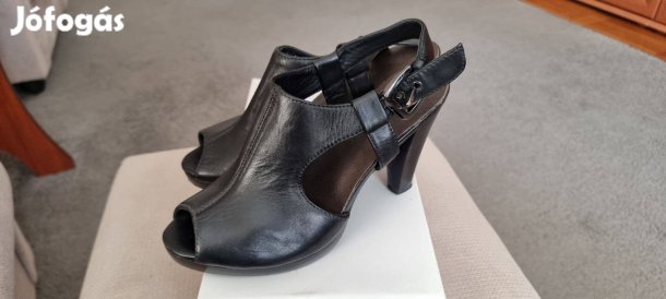 Női bőr szandál eladó!