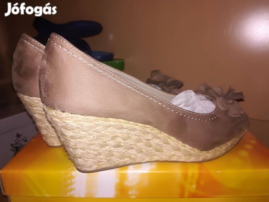 Női cipő eladó, 38-as méretben