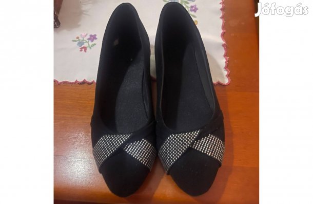 Női cipő fekete,mutatós,kényelmes 40-es