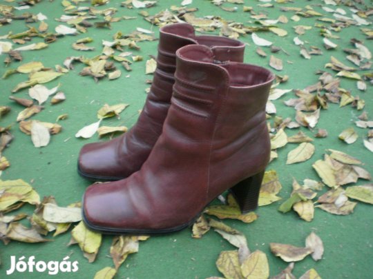 Női csizma 38-as női bokacsizma eladó