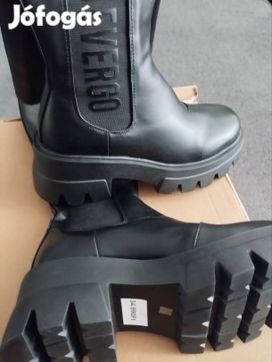 Női csizma eladó