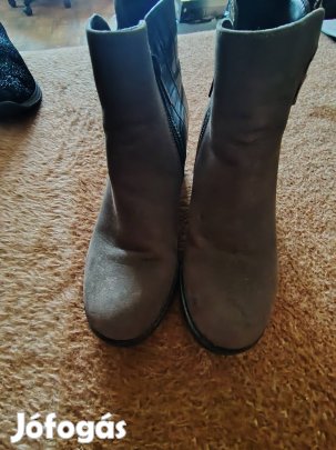 Női csizma krokodil bőr