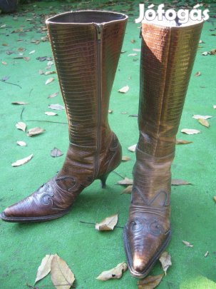 Női csizma különleges 38,5 westerncsizma eladó