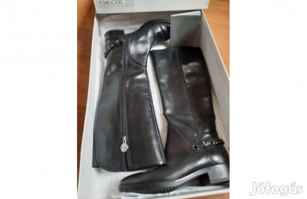 Női csizma magasszárú