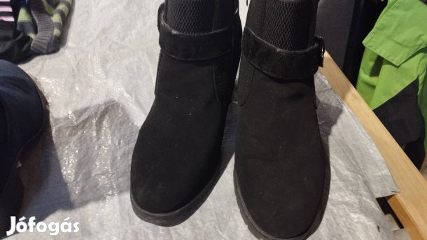 Női csizma megkímélt állapotban 