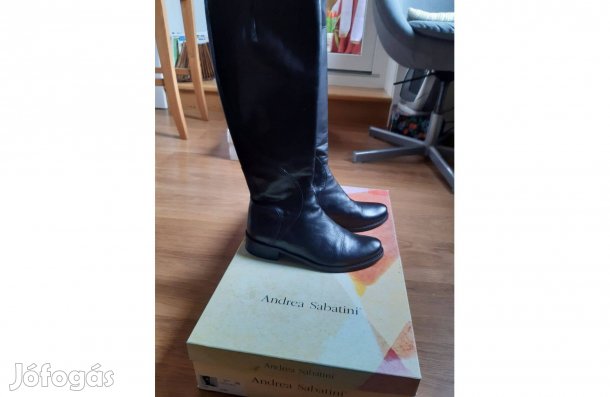 Női csizma sérülésmentes