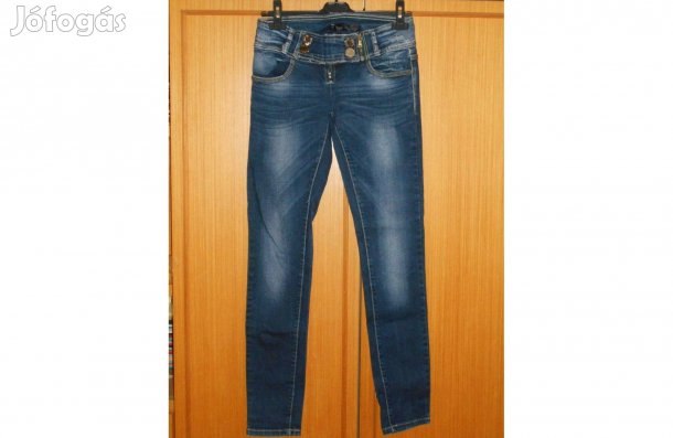 Női farmernadrág, koptatott, szakadt, márkás, csinos. M, 27 - es