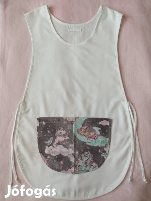 Női fehér lapköpeny,mintás zsebbel, ovis, munkaruha