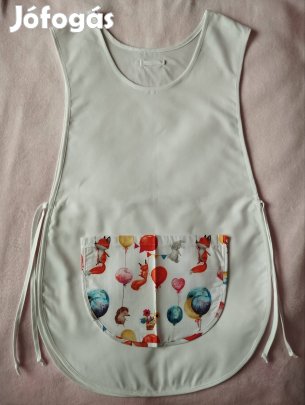 Női fehér lapköpeny,mintás zsebbel, ovis, munkaruha