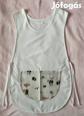 Női fehér lapköpeny,mintás zsebbel, ovis, munkaruha