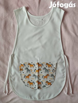 Női fehér lapköpeny,mintás zsebbel, ovis, munkaruha