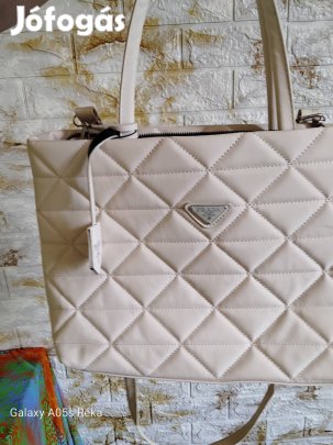 Női fehér táska márkás